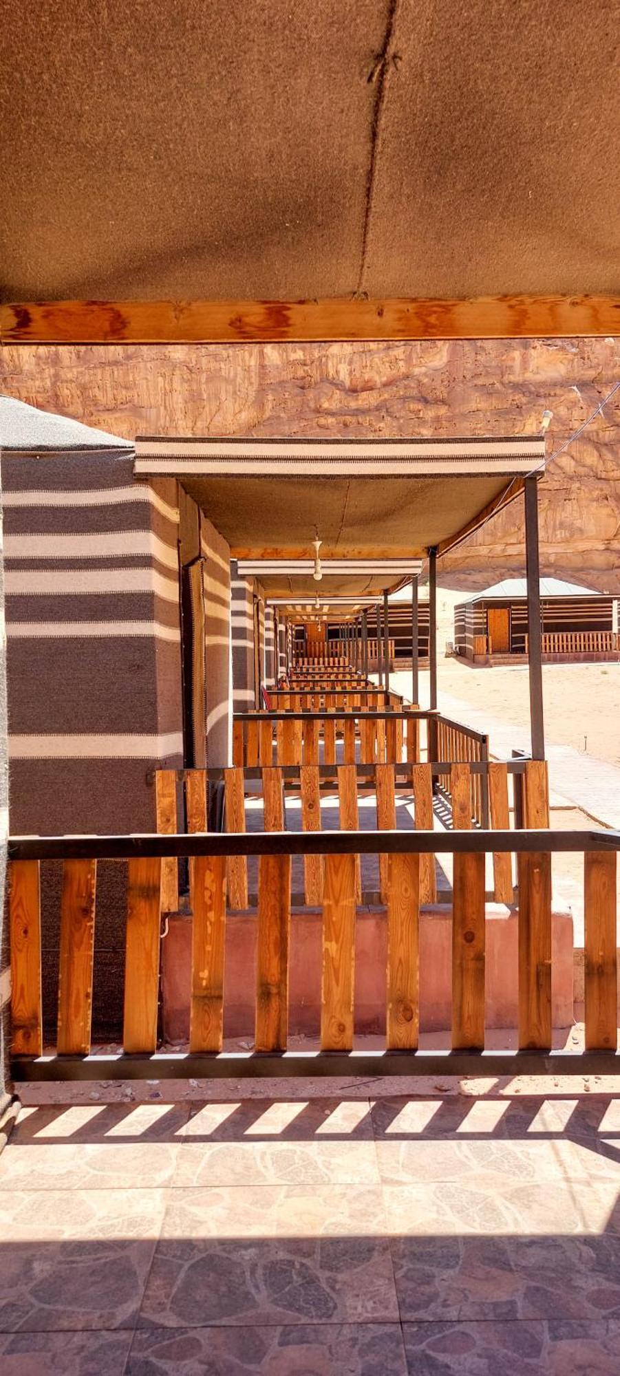 Salman Zwaidh Camp Hotel Wadi Rum Eksteriør billede