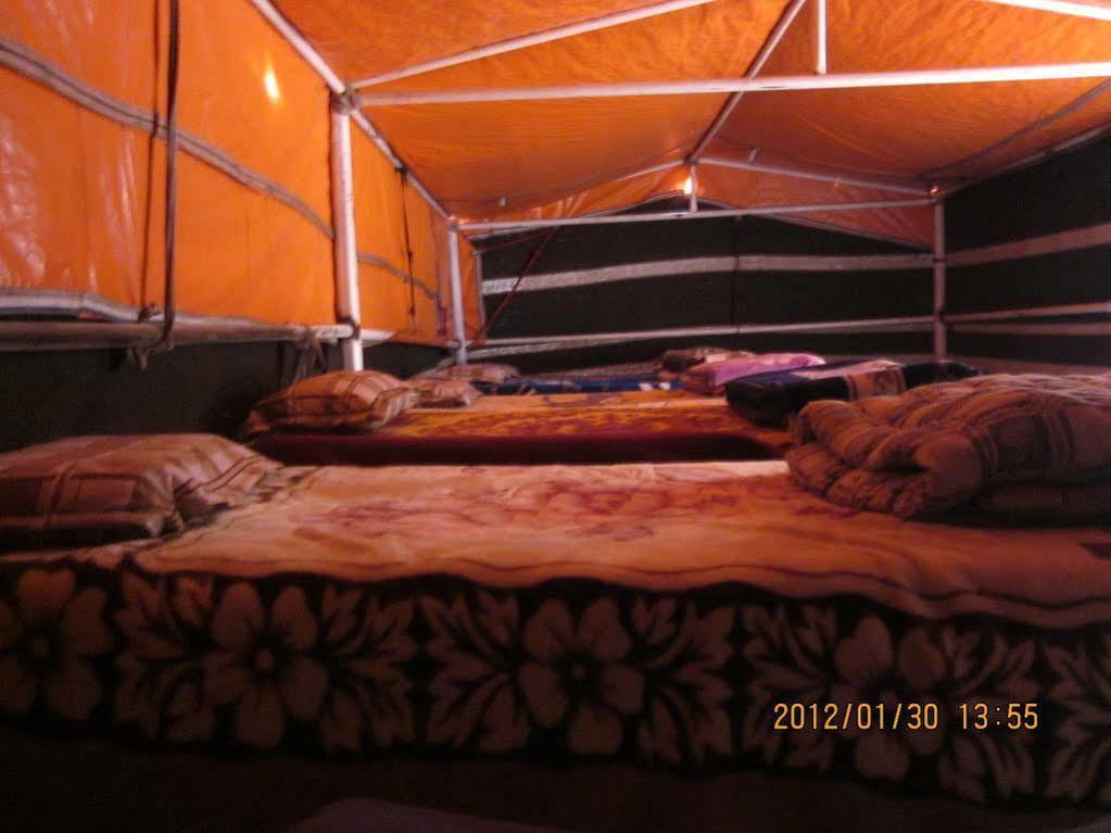 Salman Zwaidh Camp Hotel Wadi Rum Eksteriør billede